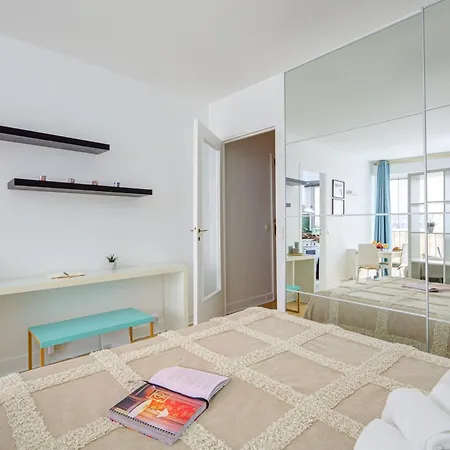 St Germain & Le Bon Marche With Balcony - Cityapartmentstay Parigi